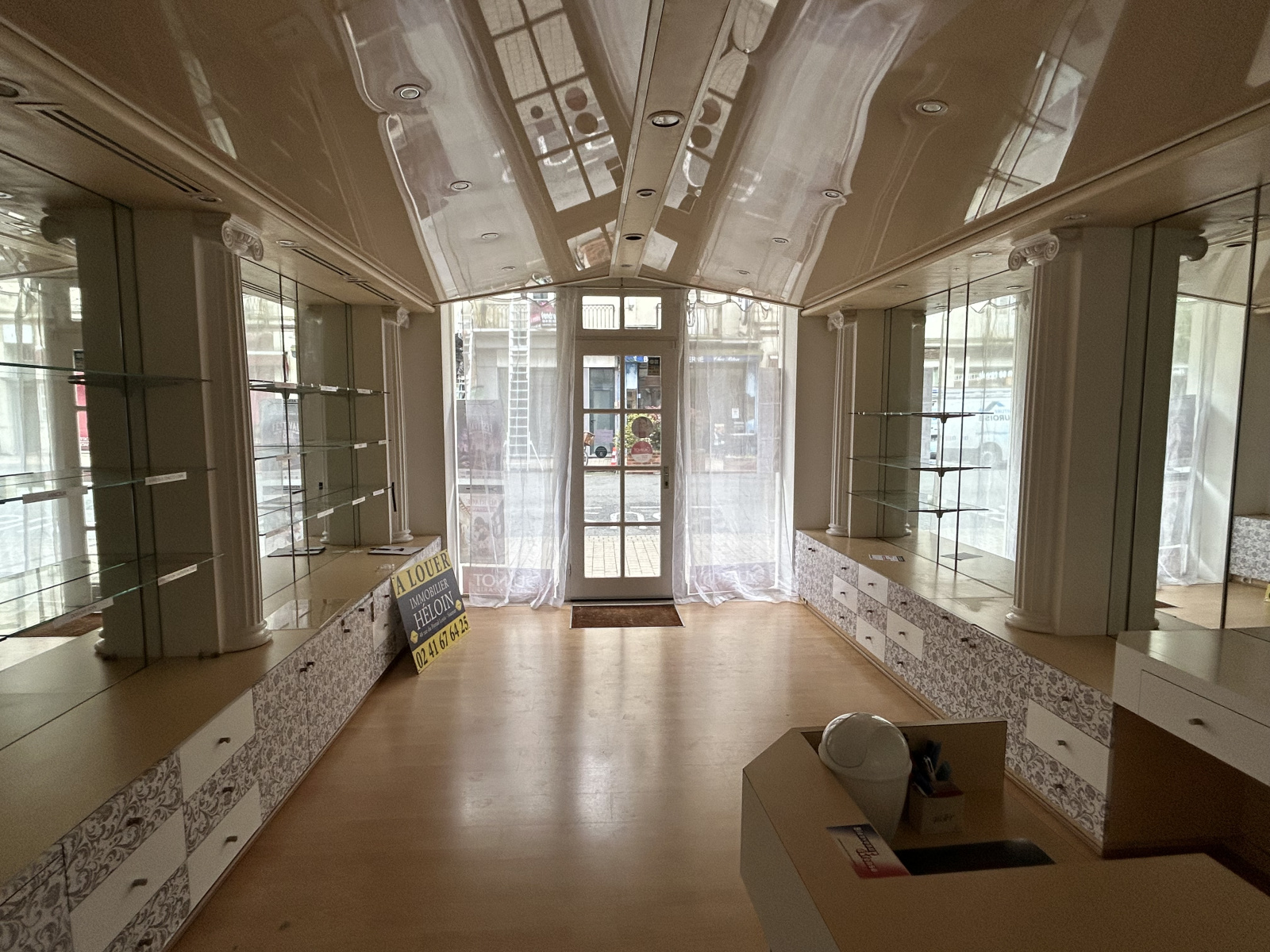 Image_, Local commercial, Saumur, ref :3074