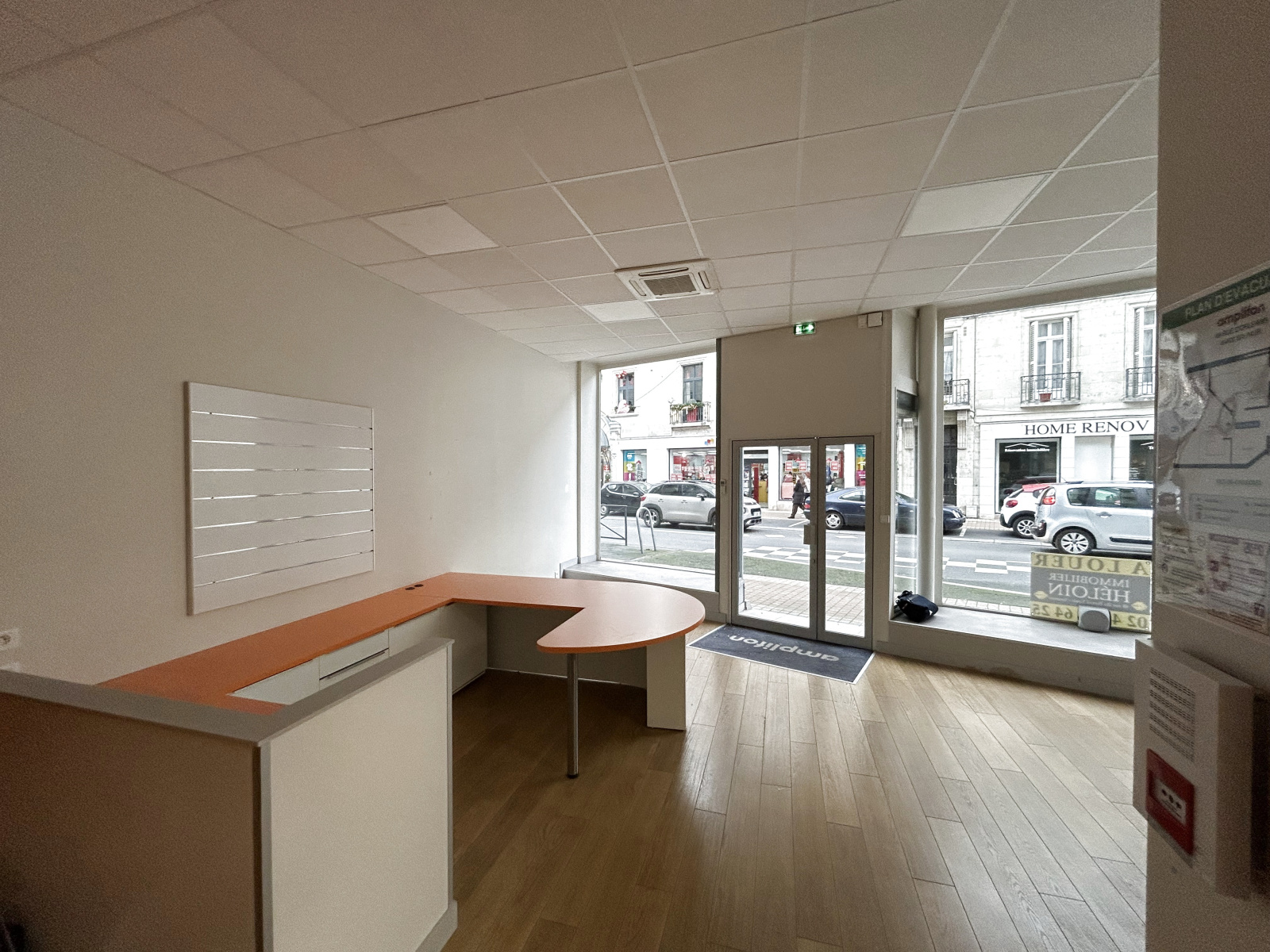 Image_, Local commercial, Saumur, ref :3075